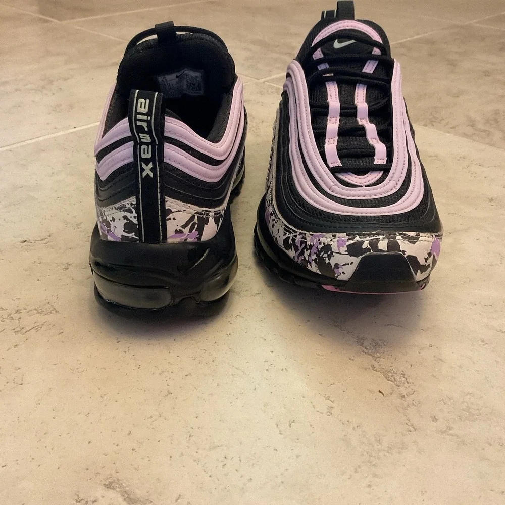 UEC 9.5 Nike Air Max 97 Black And Purple Splatter Sail Barely Volt Sneakers
